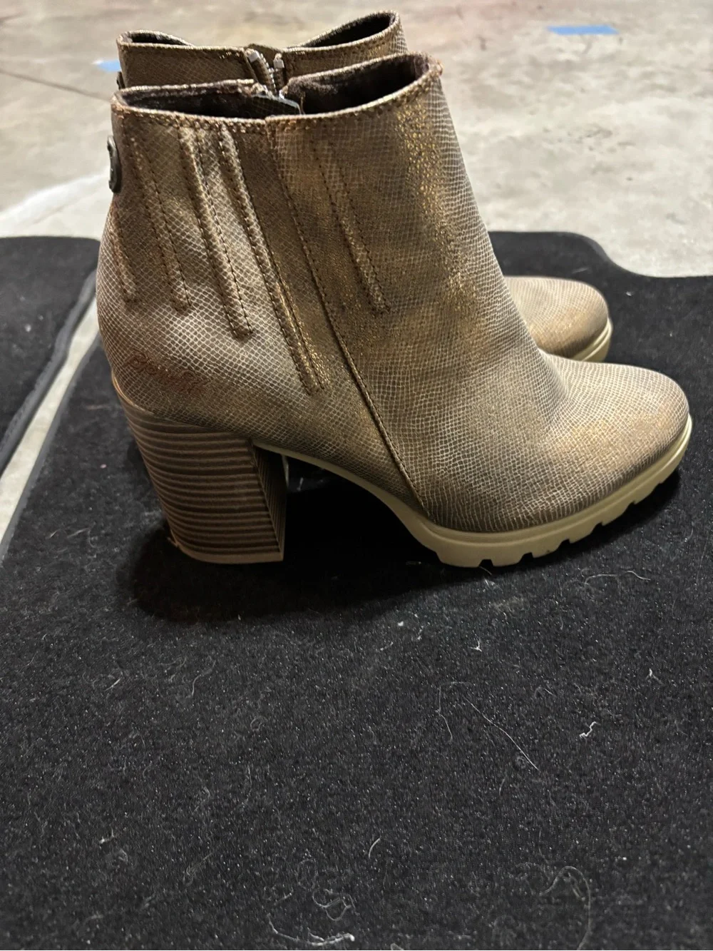 Blowfish Womens Metallic Gold Taupe Ankle Booties - Stylish Heeled Boots